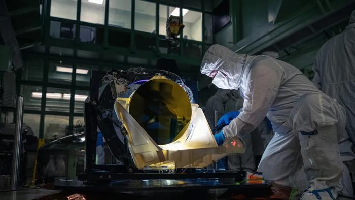 A new telescope prototype shows how the LISA mission will look for gravitational waves in space. 